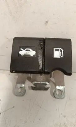 Nissan Qashqai+2 Fuel cap release pull handle 
