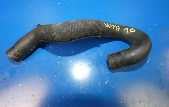 Mercedes-Benz CLA C117 X117 W117 Engine coolant pipe/hose A2702030182