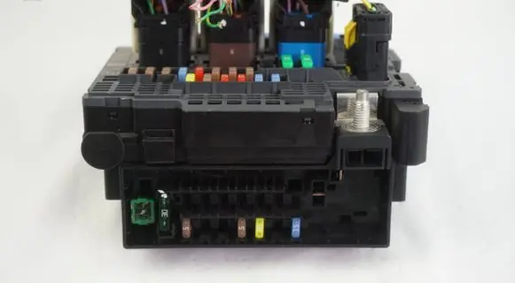 Peugeot 308 Fuse box set 9810296380
