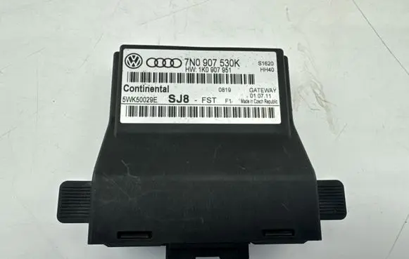 Volkswagen PASSAT B7 Gateway control module 1K0907951