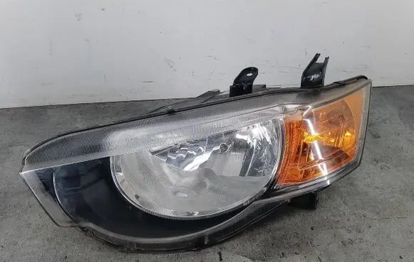Mitsubishi Colt Headlight/headlamp 8301B179