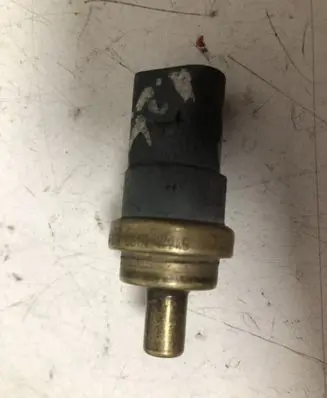 Volkswagen Golf IV Coolant temperature sensor EH2140 06A919501A