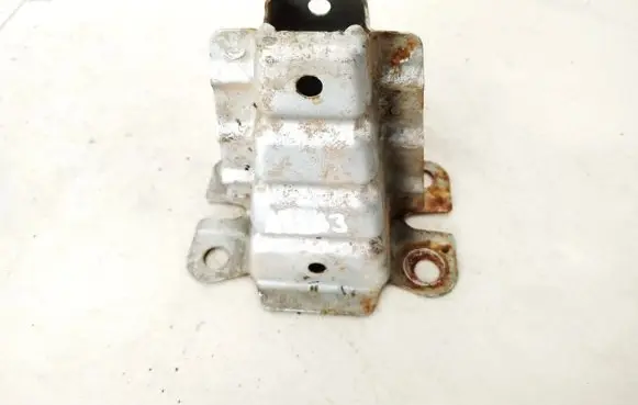 Honda HR-V Front bumper mounting bracket