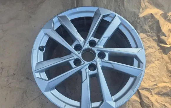 Audi A3 8Y R17 alloy rim 8Y0601025L