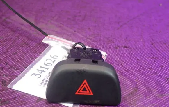 Nissan Micra Hazard light switch 06019