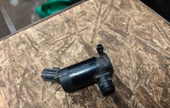 Jeep Grand Cherokee Windscreen/windshield washer pump 0602101480