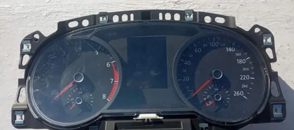 Volkswagen Golf VII Speedometer (instrument cluster) 5G1920732B