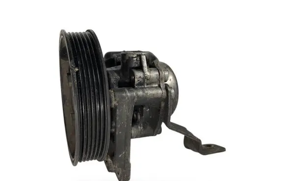 BMW 3 E46 Power steering pump 6760034 1740858 32421740858