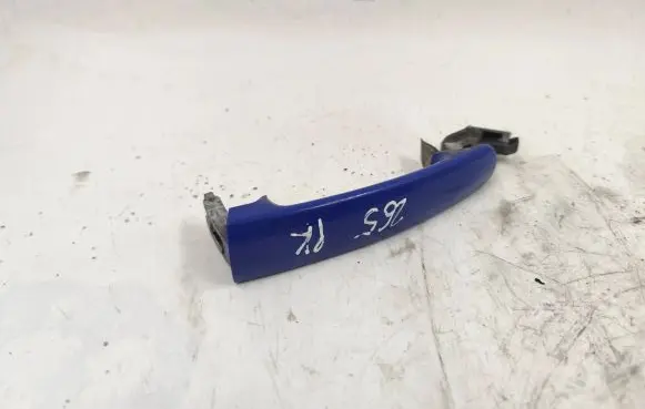 Skoda Octavia Mk1 (1U) Front door exterior handle 3B0837207