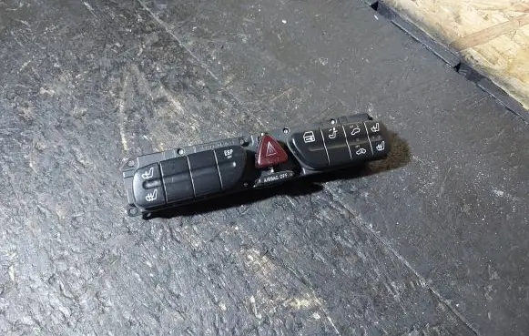 Hazard light switch