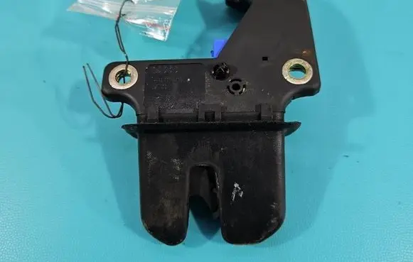 Audi A4 S4 B6 8E 8H Tailgate/trunk/boot lock/catch/latch 8E5827505B IMPRK1524165