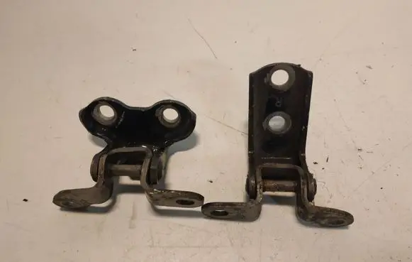 Rear door hinge set