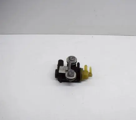 Skoda Octavia Mk3 (5E) Turbo solenoid valve 04L131051F