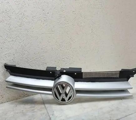 Volkswagen Golf IV Front grill 1J0853655G 1J0853651H