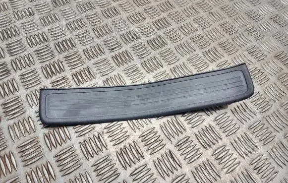 Honda CR-V Rear sill trim cover 84212