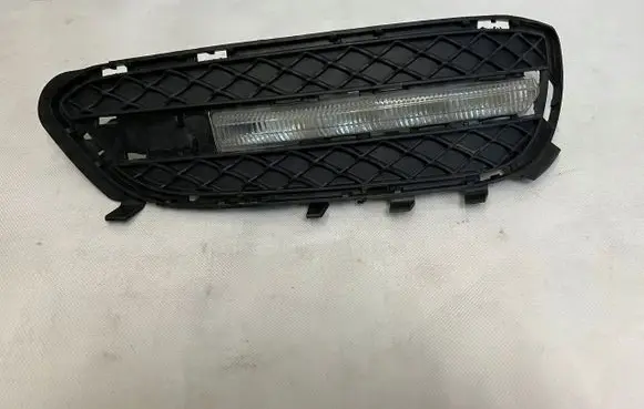 Mercedes-Benz E W212 Front bumper lower grill A2128851823
