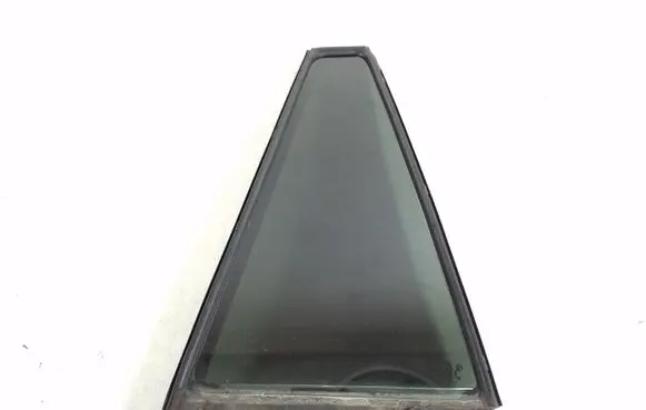 Toyota RAV 4 (XA30) Rear vent window glass 68123-42110