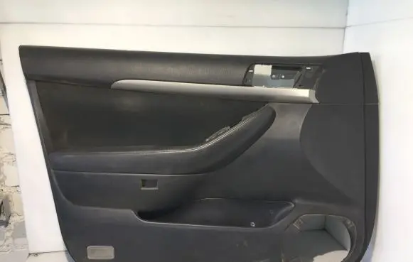 Toyota Avensis T220 Front door card panel trim 6762405040 8124005041 8124005051