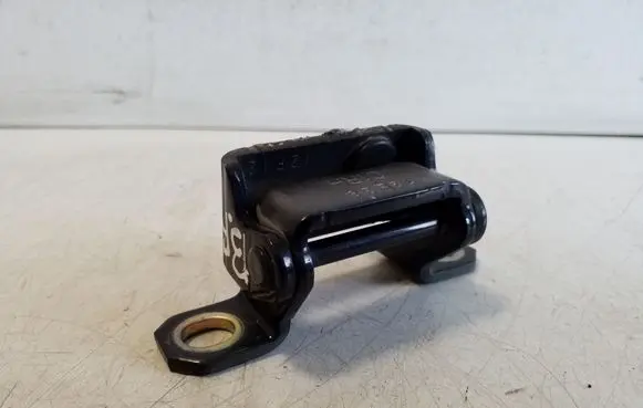 Chevrolet Captiva Tailgate/trunk/boot hinge