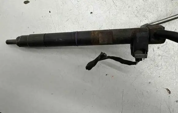 Hyundai ix20 Fuel injector 28235143 0463CE25F71
