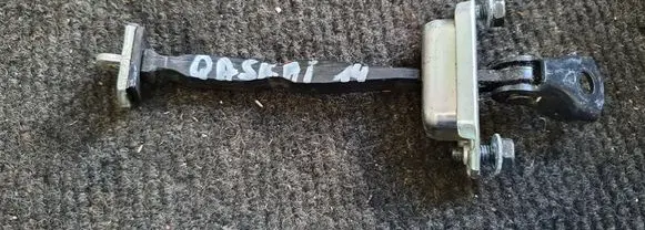 Nissan Qashqai Front door check strap stopper