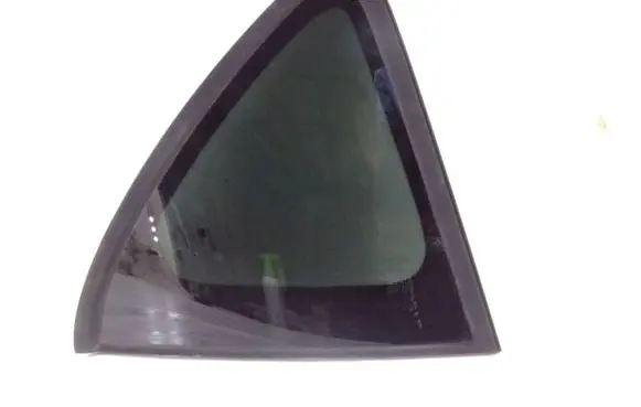 SsangYong Rexton Rear side window
