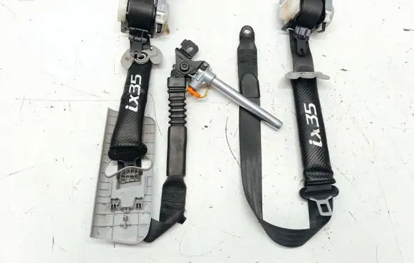 Hyundai ix35 Front seatbelt 888102Y210 888202Y200