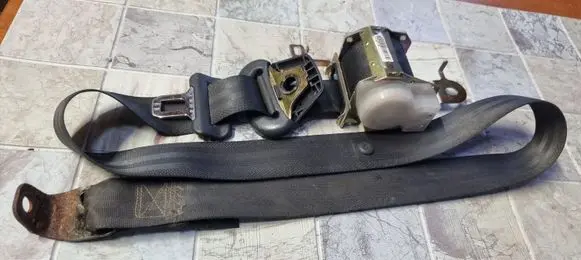 Hyundai Trajet Third row seat belt 89850603A000 045257