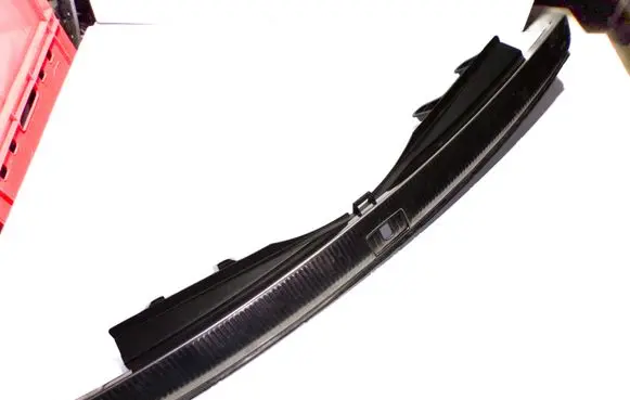 Trunk/boot sill cover protection