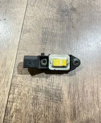 Mercedes-Benz E W211 Airbag deployment crash/impact sensor 0028201326 102105015 103105015