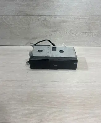 BMW X3 E83 CD/DVD changer 9131852 6990215 8364931
