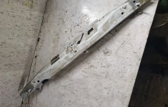 Opel Meriva B Top upper radiator support slam panel 13266113