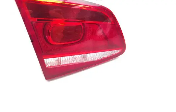 Tailgate rear/tail lights