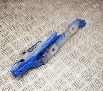 Tailgate/trunk/boot hinge