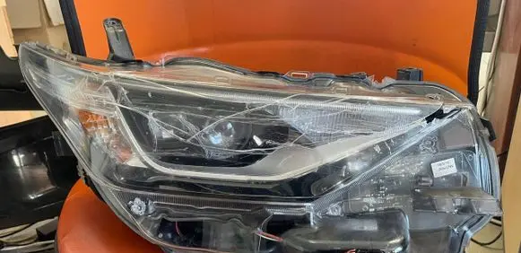 Toyota Auris E180 Headlight/headlamp 8111002K60 90070907 FULLLED