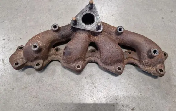 Mitsubishi L200 Exhaust manifold