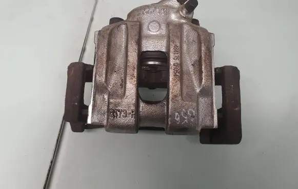 BMW 1 E81 E87 Front brake caliper 6766682 34116766682