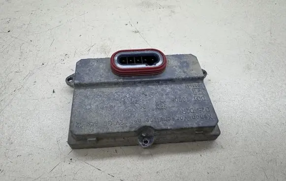 Opel Vectra C Headlight ballast module Xenon 5DV00829000 5DV008290 31520100689108