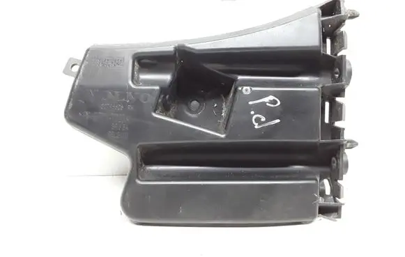 Volvo V60 Front bumper mounting bracket 30796626