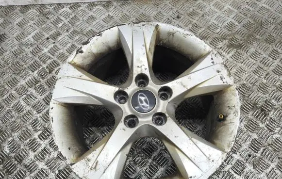 R16 alloy rim
