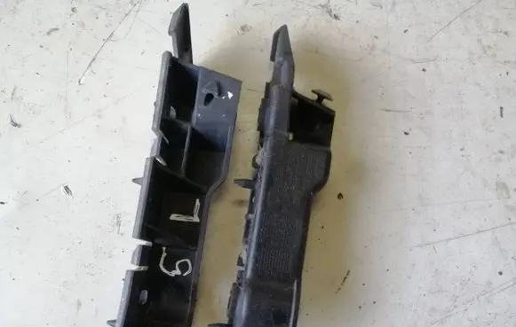 Audi A5 8T 8F Front bumper mounting bracket 8T0807286C 8T0807284C
