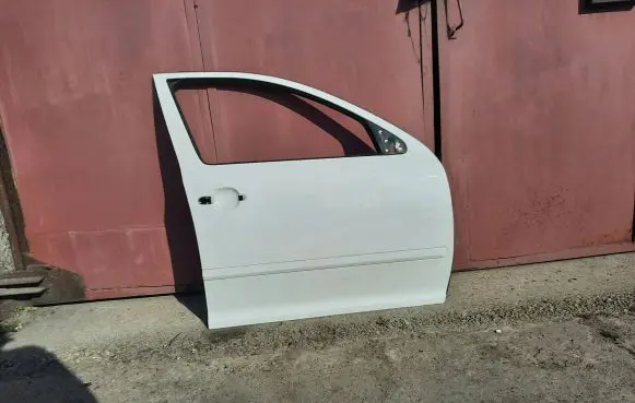 Skoda Octavia Mk2 (1Z) Front door