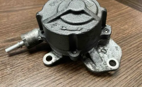 Peugeot Partner Vacuum pump 01562C11705S