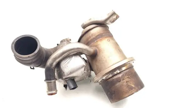 Skoda Octavia Mk2 (1Z) EGR valve cooler 04L131512D 21018411 Y237002