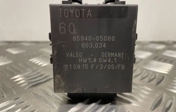 Toyota Avensis T270 Window wiper relay 8594005060