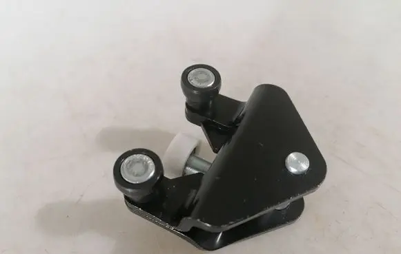 Renault Master III Sliding door lower roller guide/hinge 8200660913