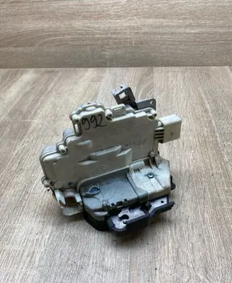 Audi A6 S6 C6 4F Front door lock 4F2837016