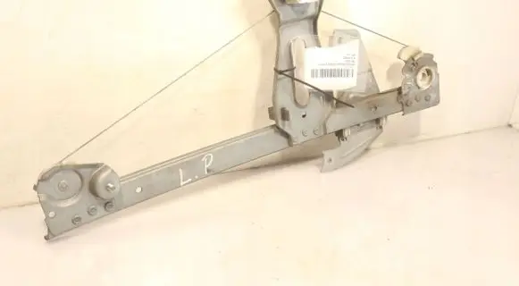 Peugeot 107 Front window lifting mechanism without motor