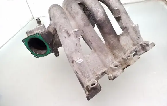 Audi A4 S4 B5 8D Intake manifold 050133223