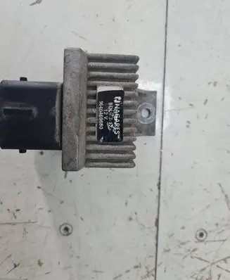 Renault Scenic II - Grand scenic II Glow plug pre-heat relay 9640469680